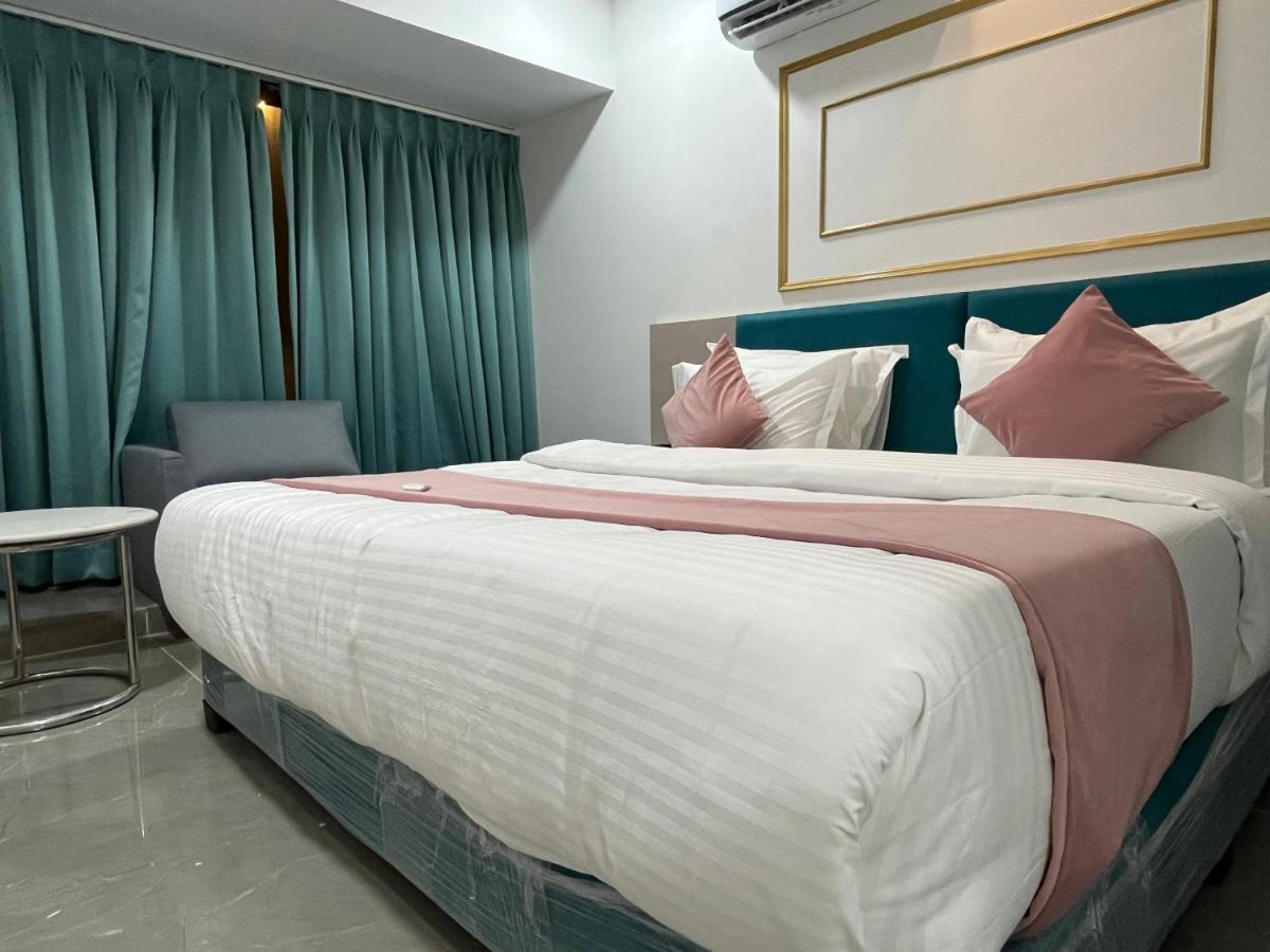 Hotel The Vital สุรัต ภายนอก รูปภาพ
