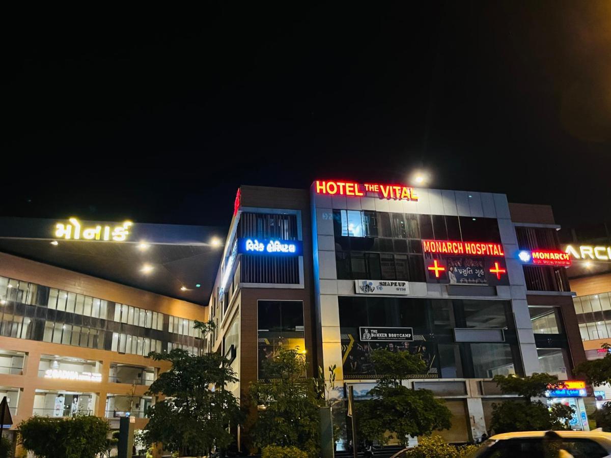 Hotel The Vital สุรัต ภายนอก รูปภาพ