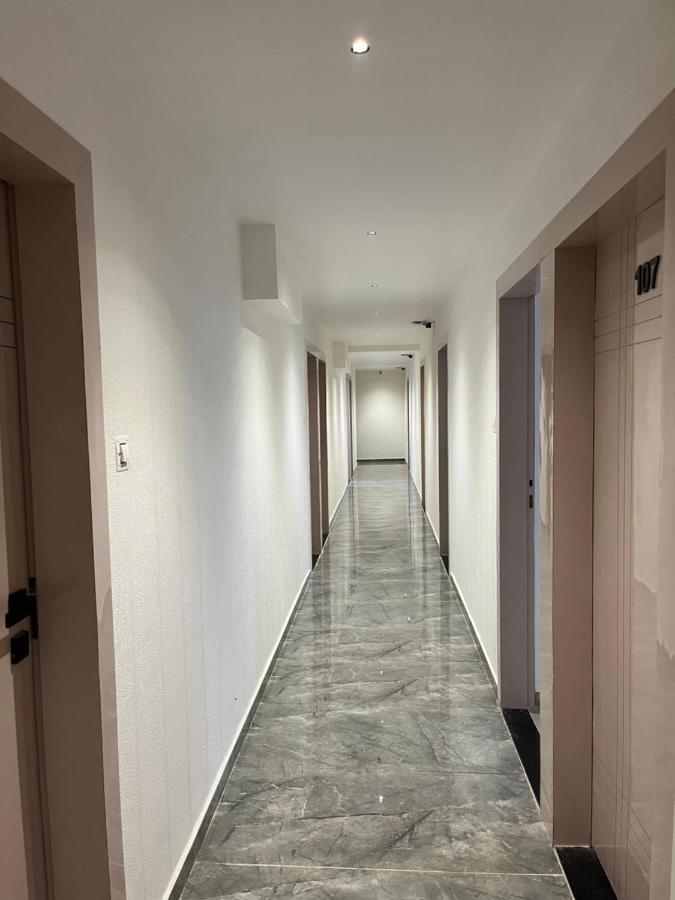 Hotel The Vital สุรัต ภายนอก รูปภาพ