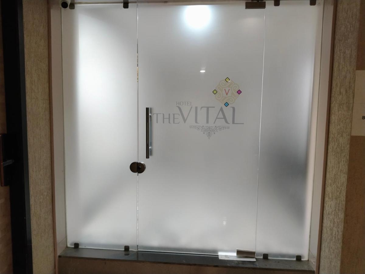 Hotel The Vital สุรัต ภายนอก รูปภาพ